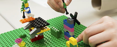 実践リーダーシップ研修 レゴ®シリアスプレイ®の手法と教材を活用して理想のリーダー像を作る(1日間)